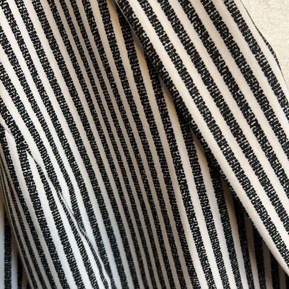 WHBM Black/White Abstract Stripe Blazer Size 12 - Picture 3 of 11